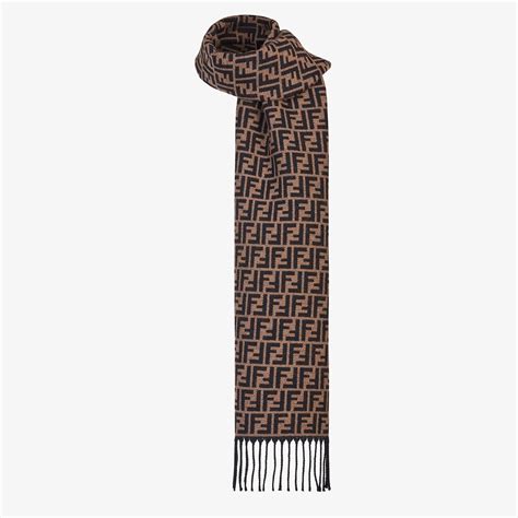 prezzi sciarpe fendi uomo|Sciarpe E Foulard Fendi Uomo .